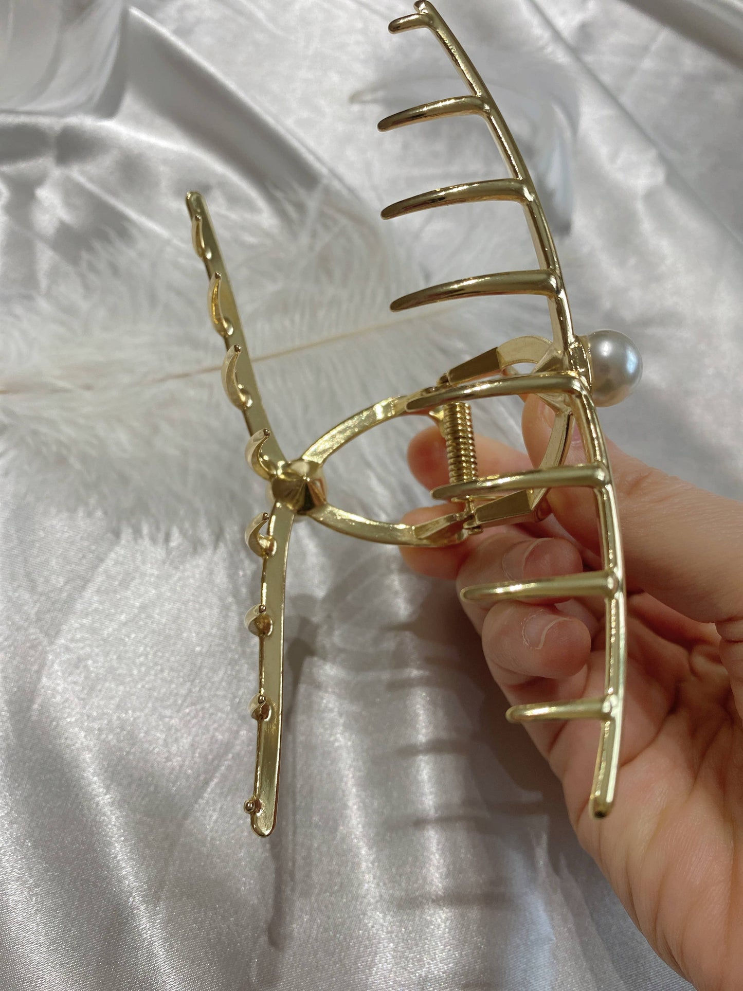 Lidia Geometric Hair Claw Clip | Pearl | Thick Hair | Minimalist