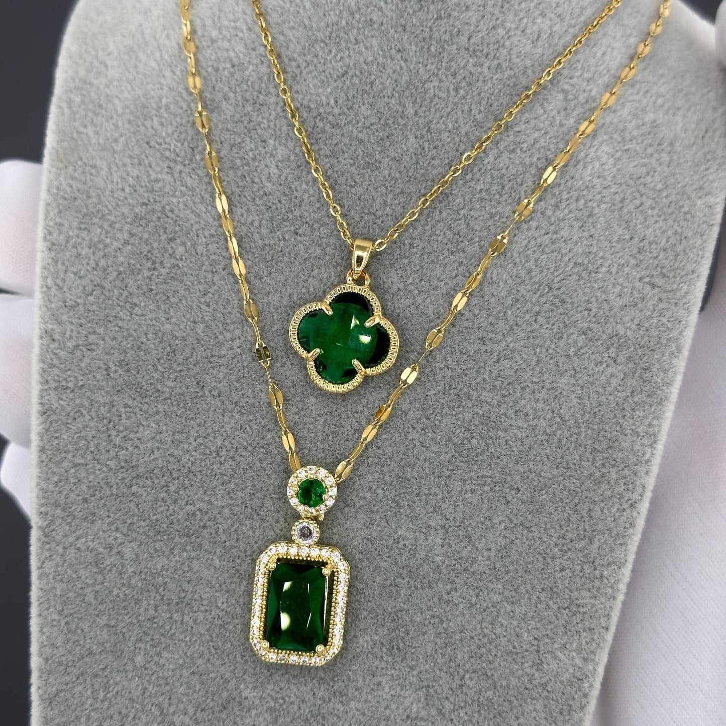 Gold Emerald and Diamond Pendant necklace