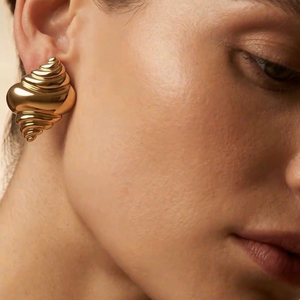 Eliana Conch Seashell Earrings