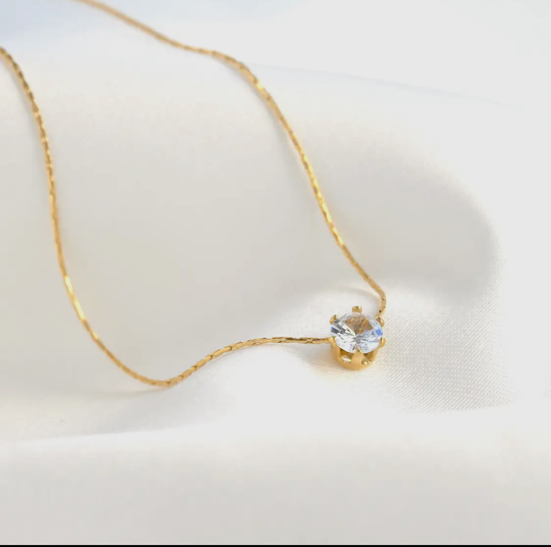 Gold Chain Necklace with Solitaire Pendant