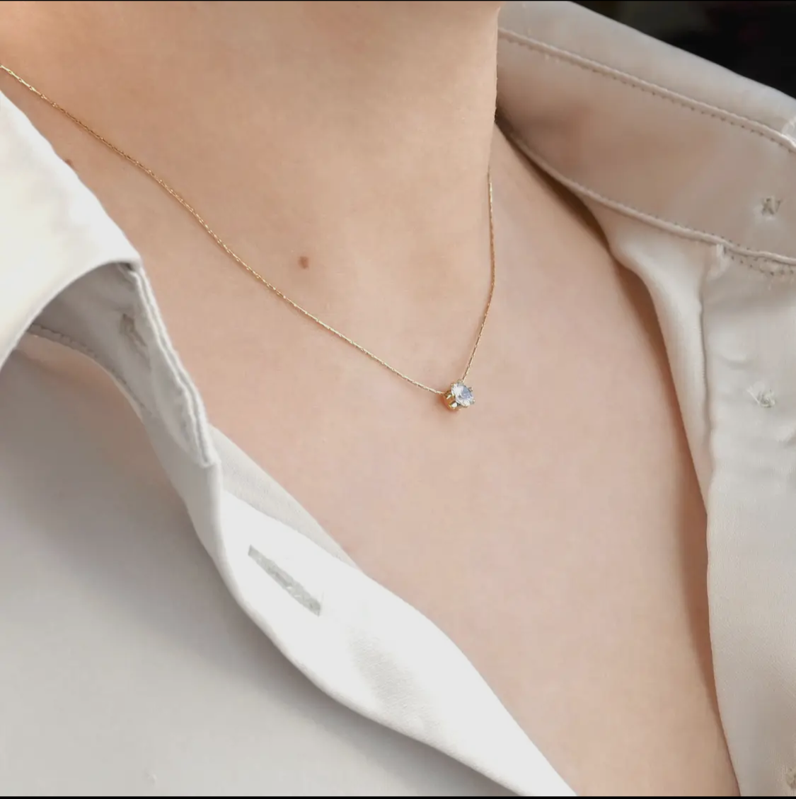 Gold Chain Necklace with Solitaire Pendant