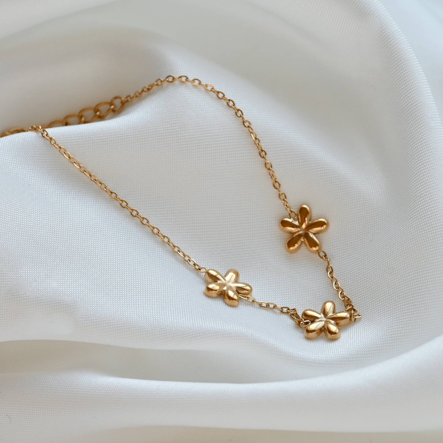 Dainty Flower Bracelet - Gold Flower Trio Bracelet