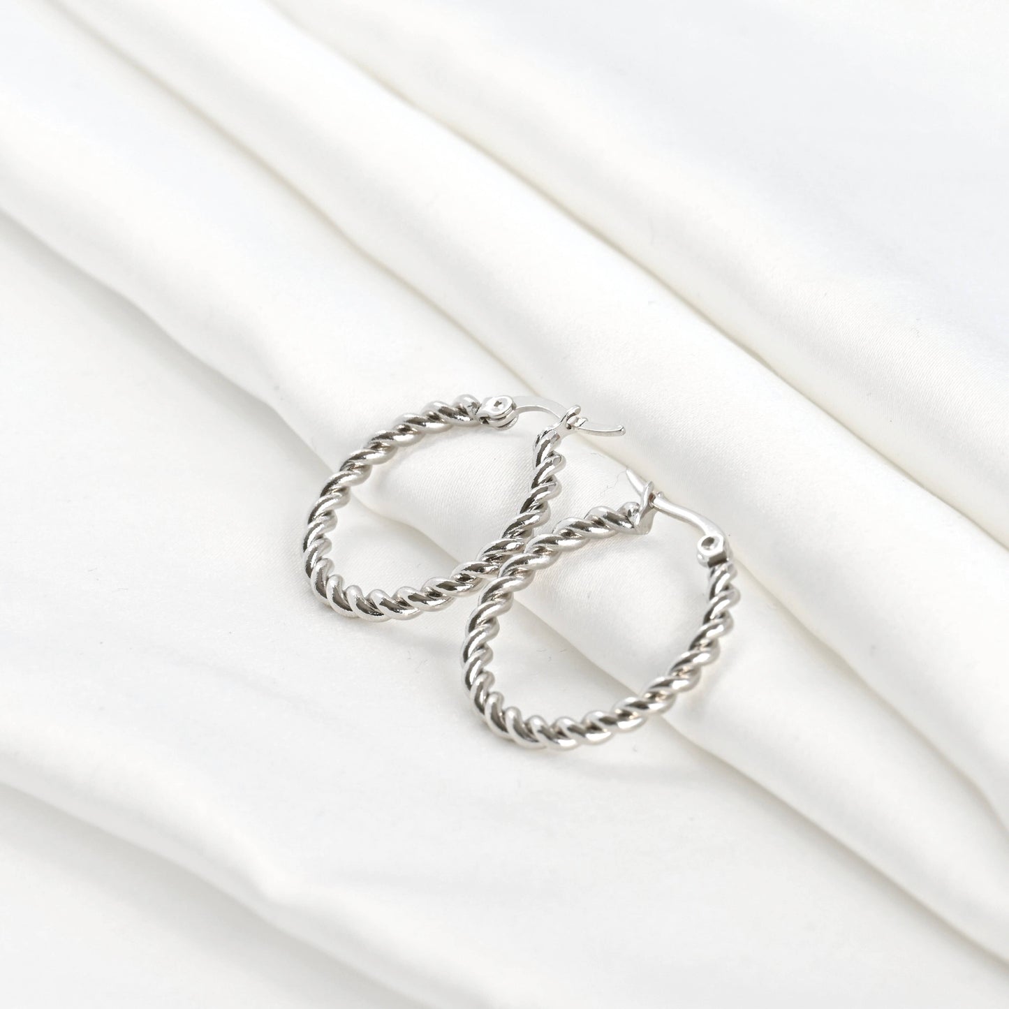 Lea Twisted Hoops - Tarnish-free 20 MM Thin Rope Hoop Earrings: Gold