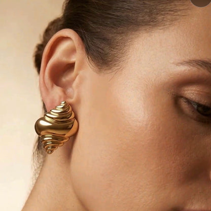 Eliana Conch Seashell Earrings