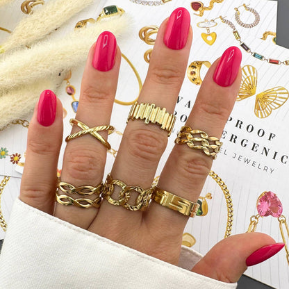 Rica 18k Gold Ring with Greek Design