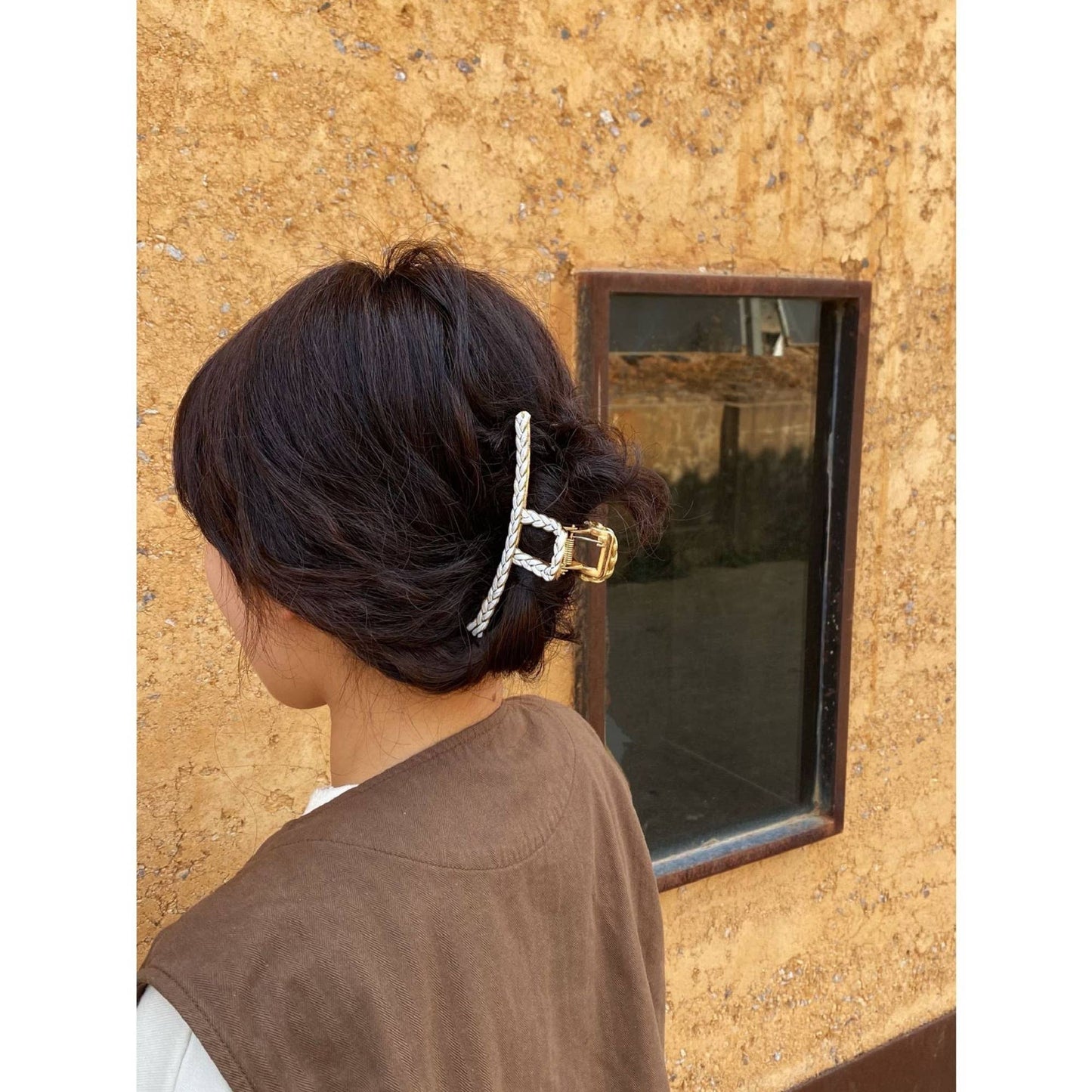 Heritage Lux White hair clips, Gold metal Large Twist Hair claw, barrette