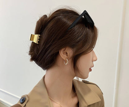 Rina Small Hair Claw | Gold | Hair Accessories | High Ponytail