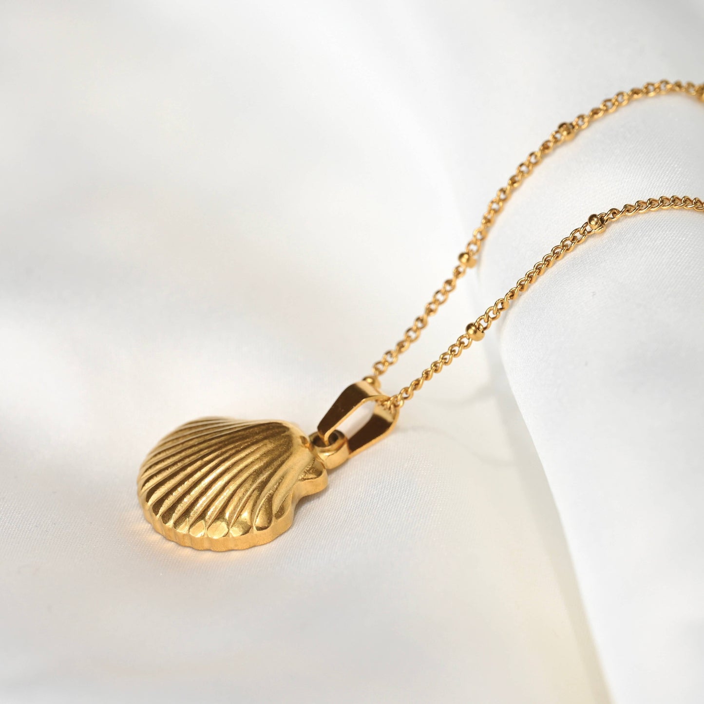 Diana Gold Seashell Necklace - Gold Seashell Pendant Necklace