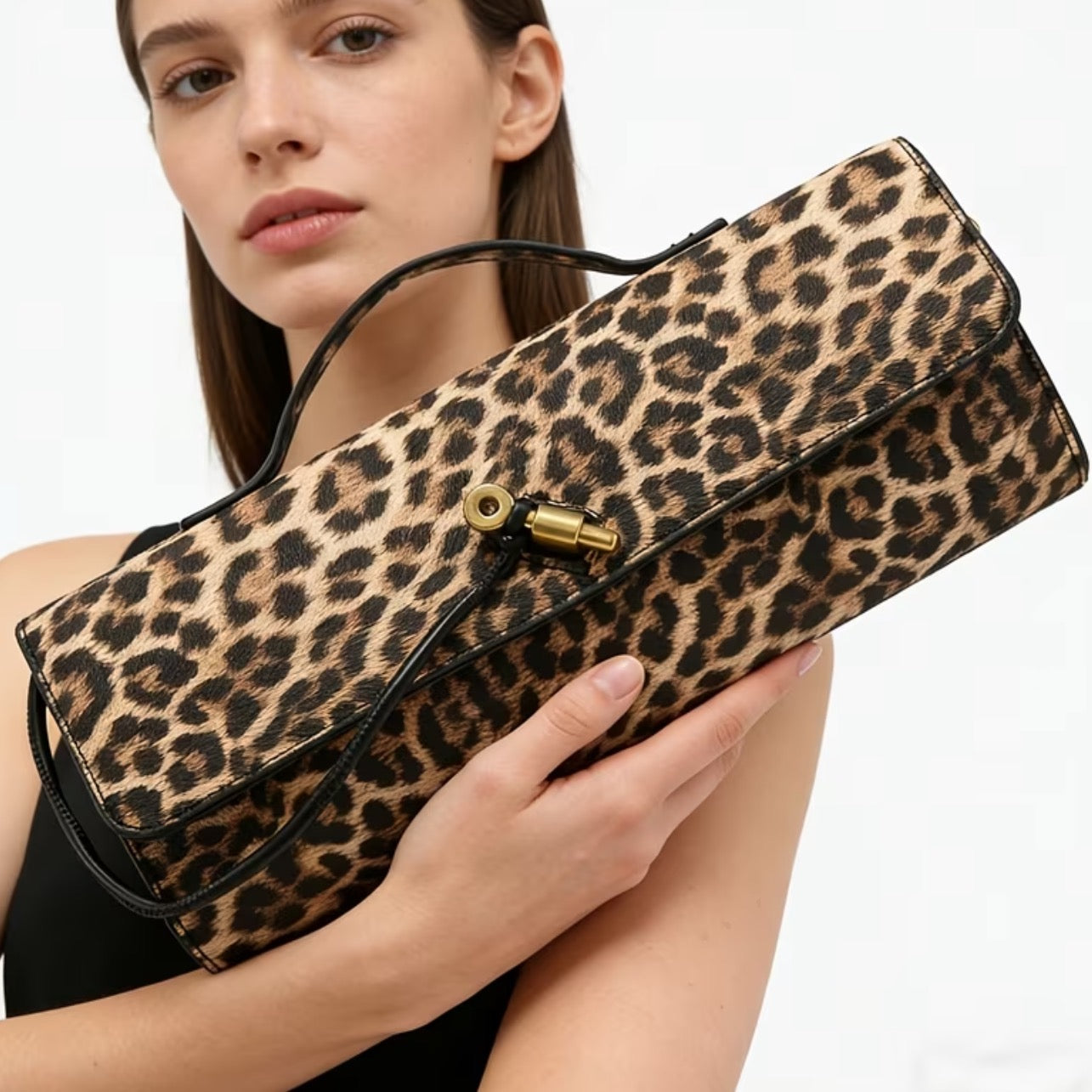 Antoinette Leopards Clutch
