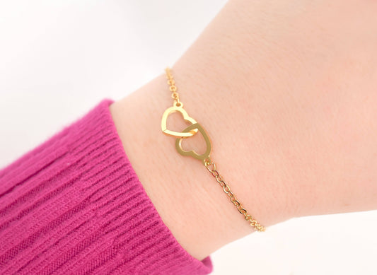 Camila Interlocking Hearts Bracelet - Tarnish-free Heart Bracelet: Gold / Brass