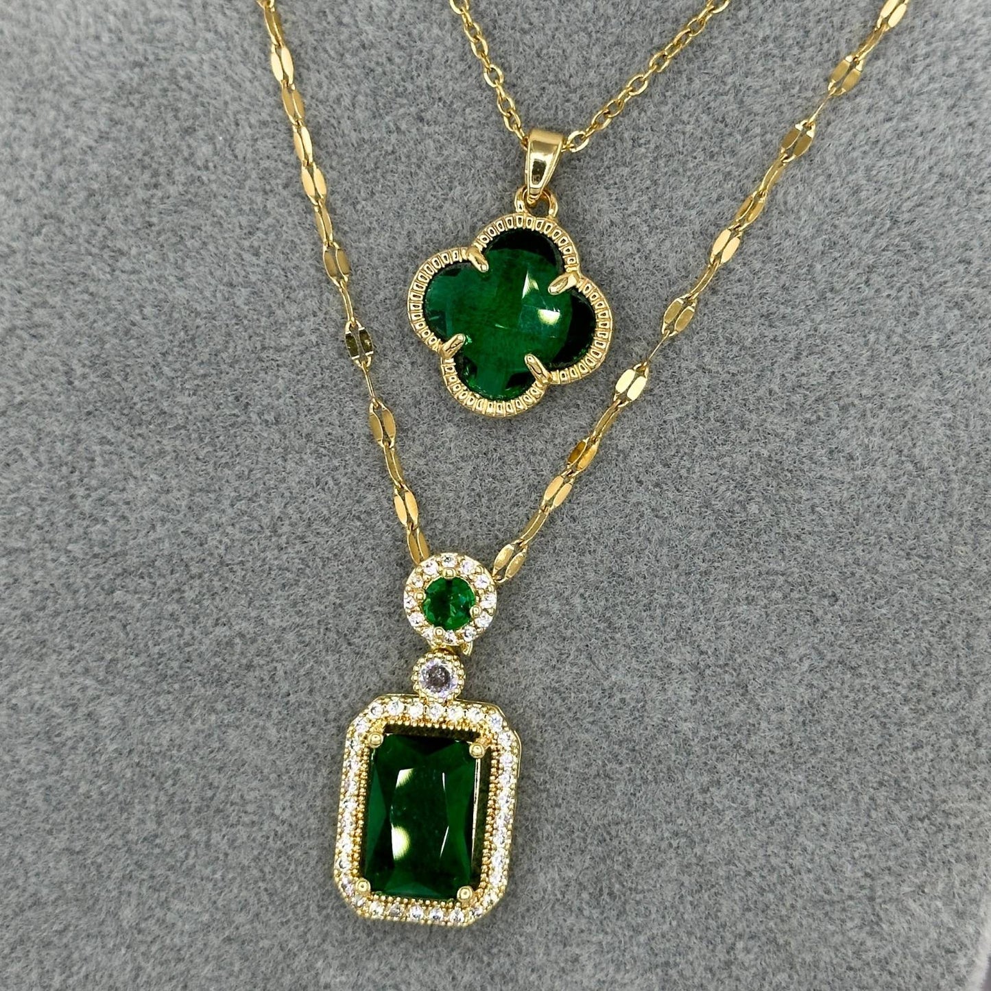 Gold Emerald and Diamond Pendant necklace
