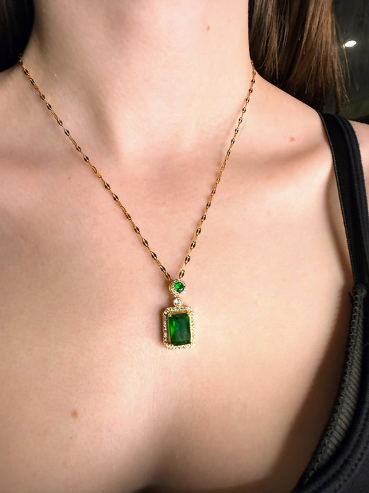 Gold Emerald and Diamond Pendant necklace