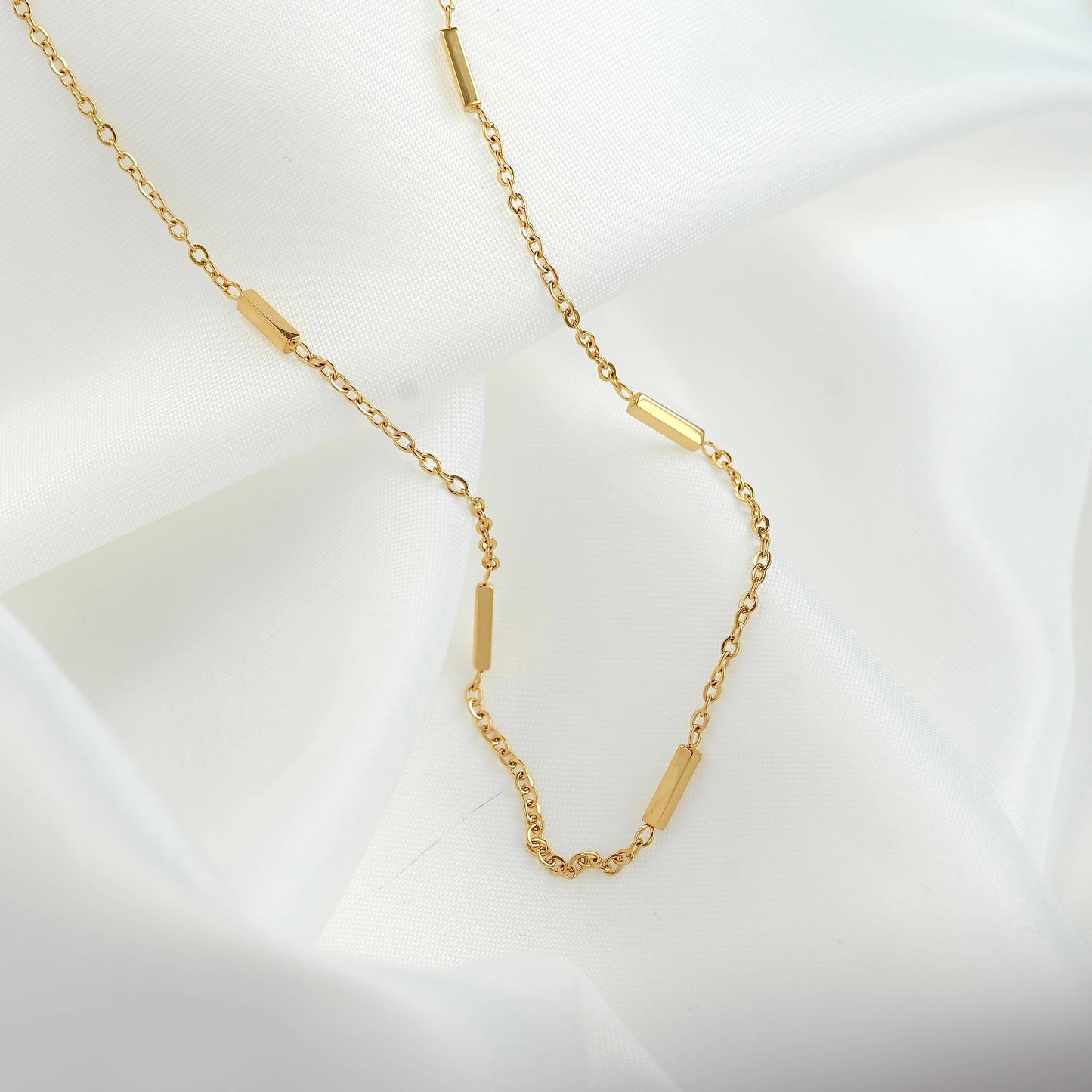 Coline Tube Beaded Chain Necklace - Dainty Gold Satellite Chain
