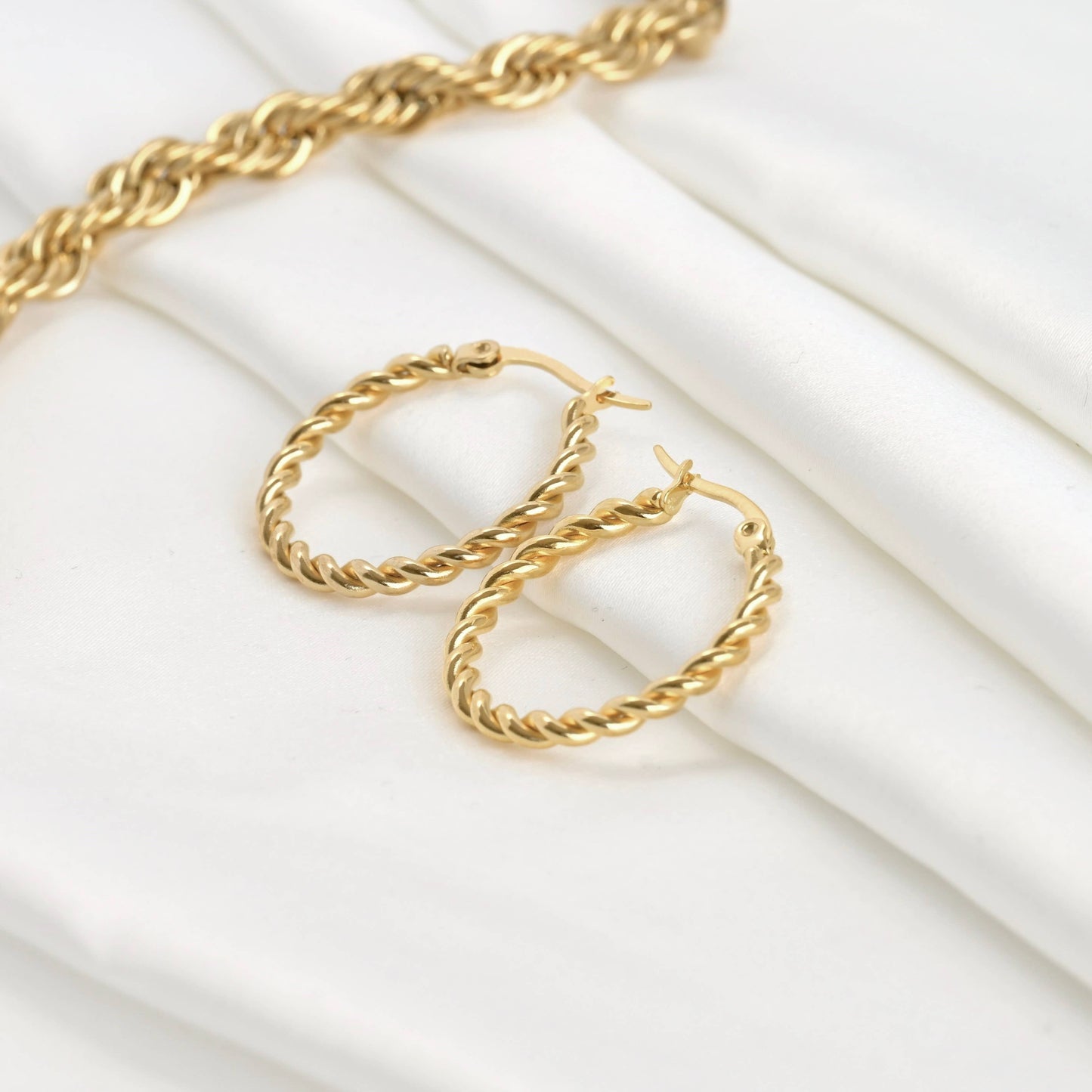Lea Twisted Hoops - Tarnish-free 20 MM Thin Rope Hoop Earrings: Gold