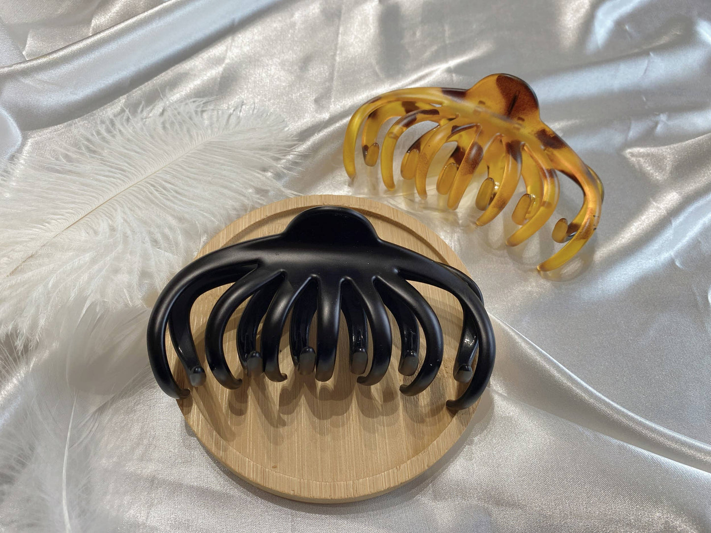 Large hair claw for thick hair | Tortoise | French Claw Clip: Tortoise