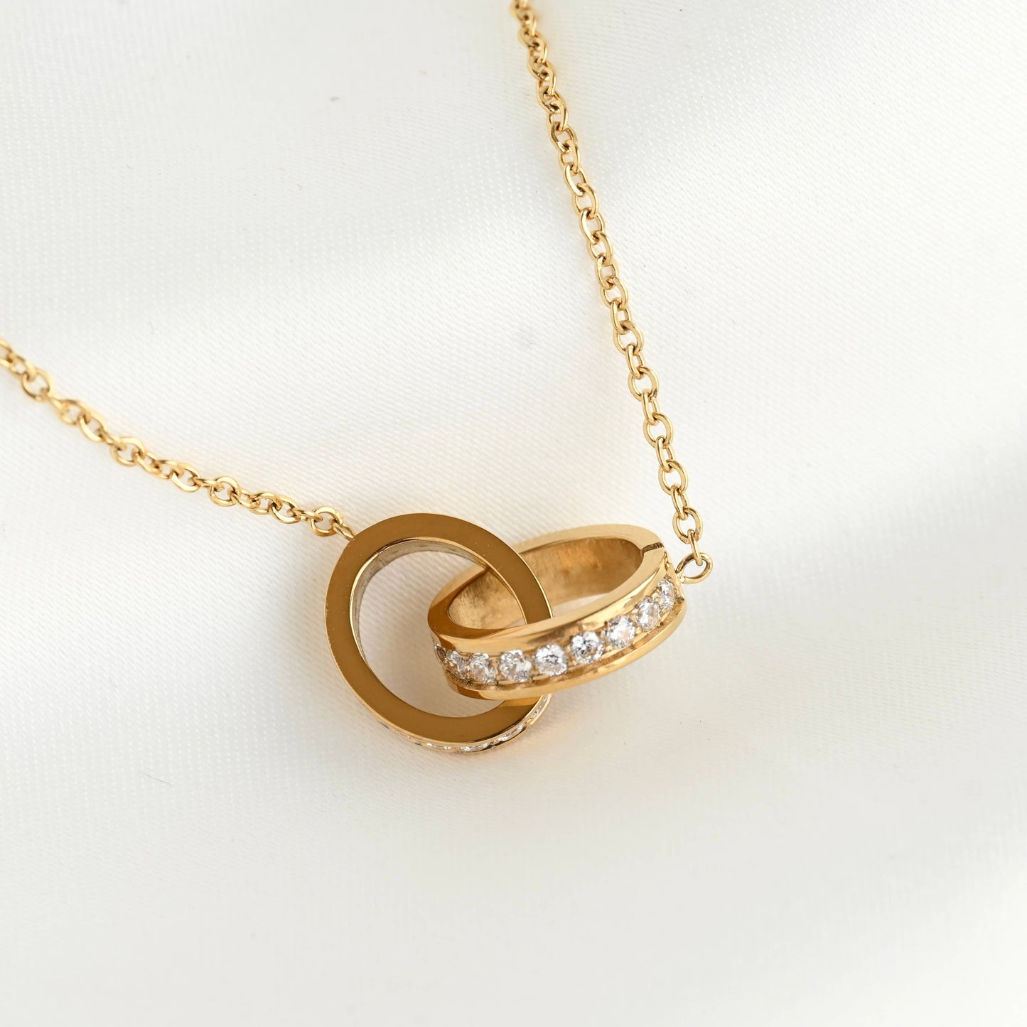 Hazel Pavé Circles Necklace - CZ Interlocking Circled Pendant