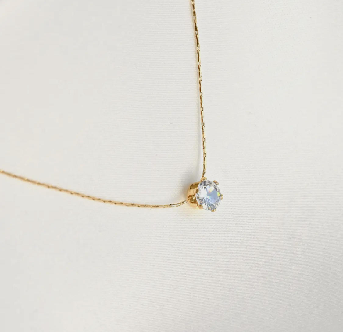 Gold Chain Necklace with Solitaire Pendant