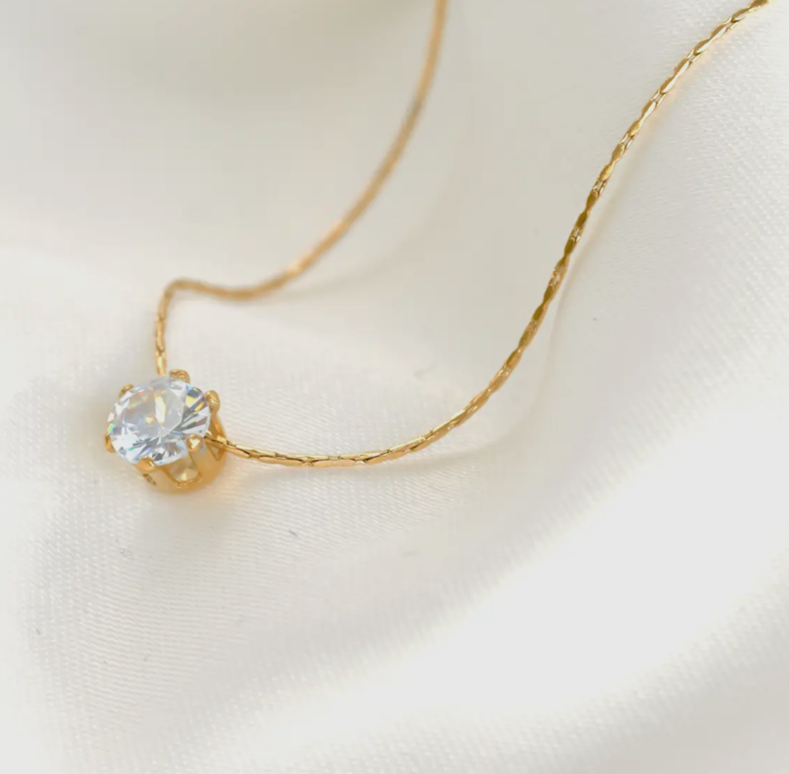 Gold Chain Necklace with Solitaire Pendant