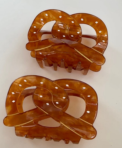 Iris Pretzel-Shaped Resin Hair Claw Clip – Caramel Tortoise