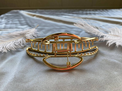 Large Hollow Twisted Hair Claw Clip, Thick Hair: Twist