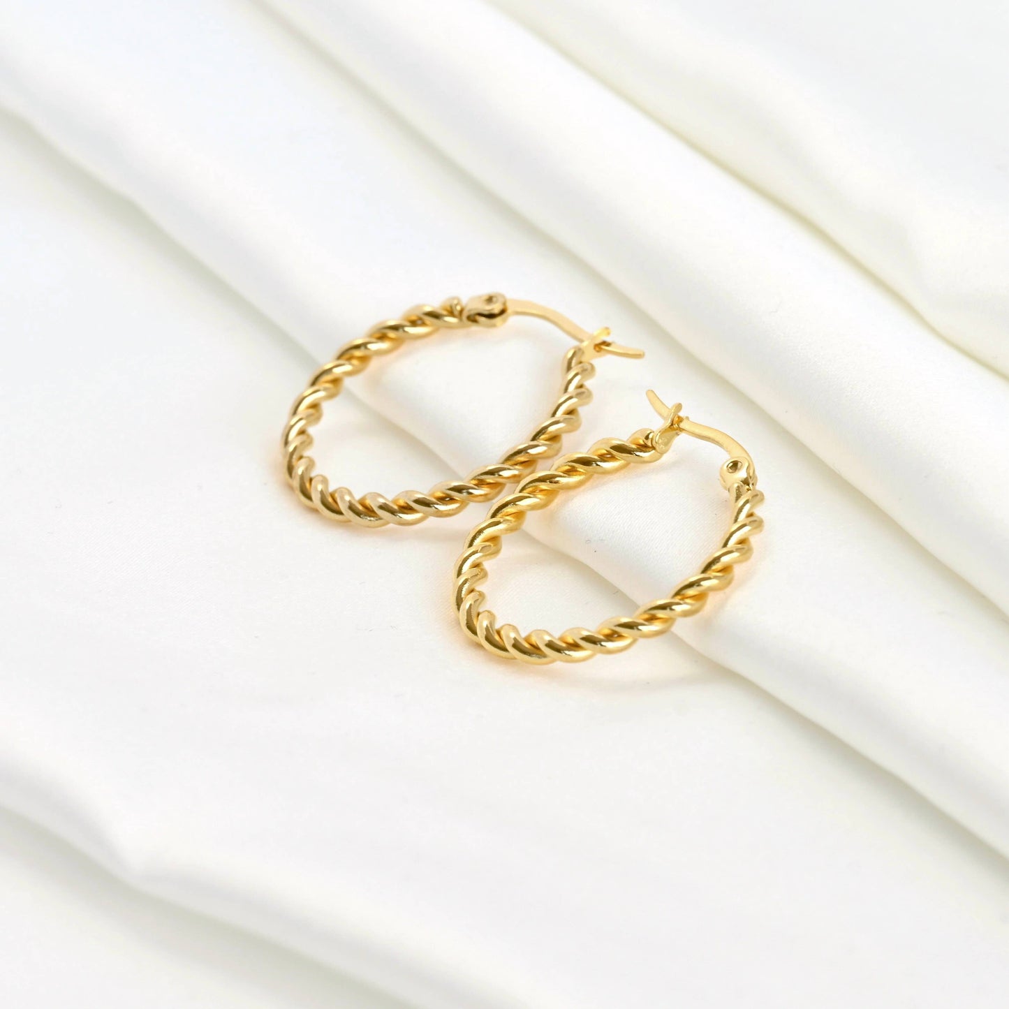 Lea Twisted Hoops - Tarnish-free 20 MM Thin Rope Hoop Earrings: Gold