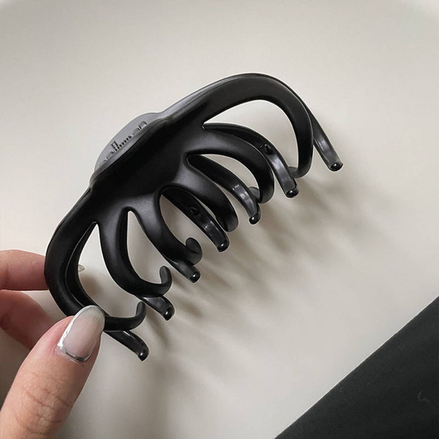 Large hair claw for thick hair | Tortoise | French Claw Clip: Tortoise