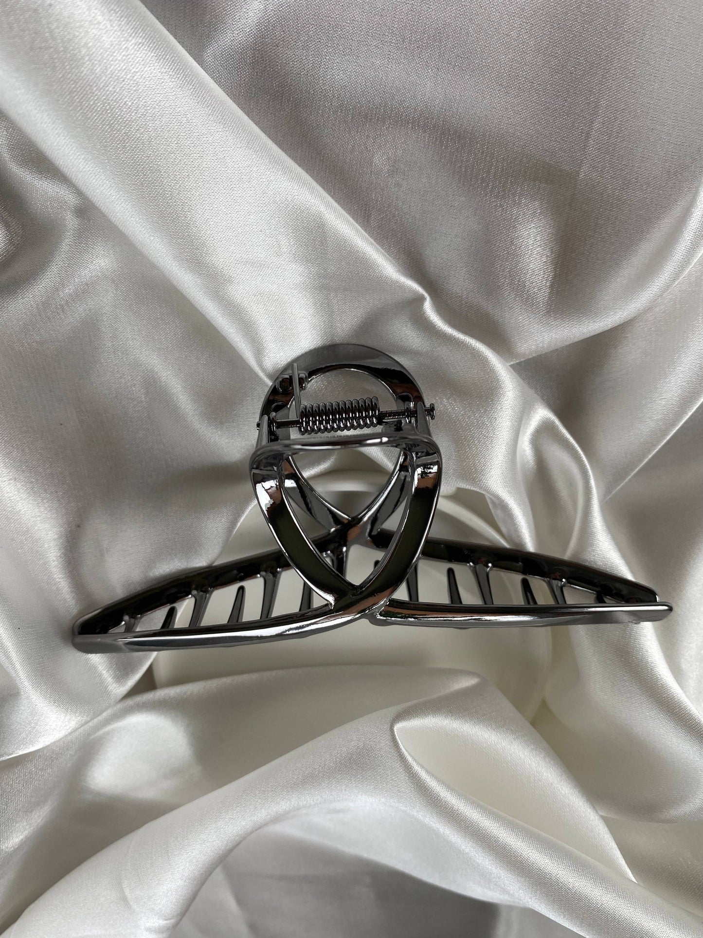 Large Hollow Twisted Hair Claw Clip, Thick Hair: Twist