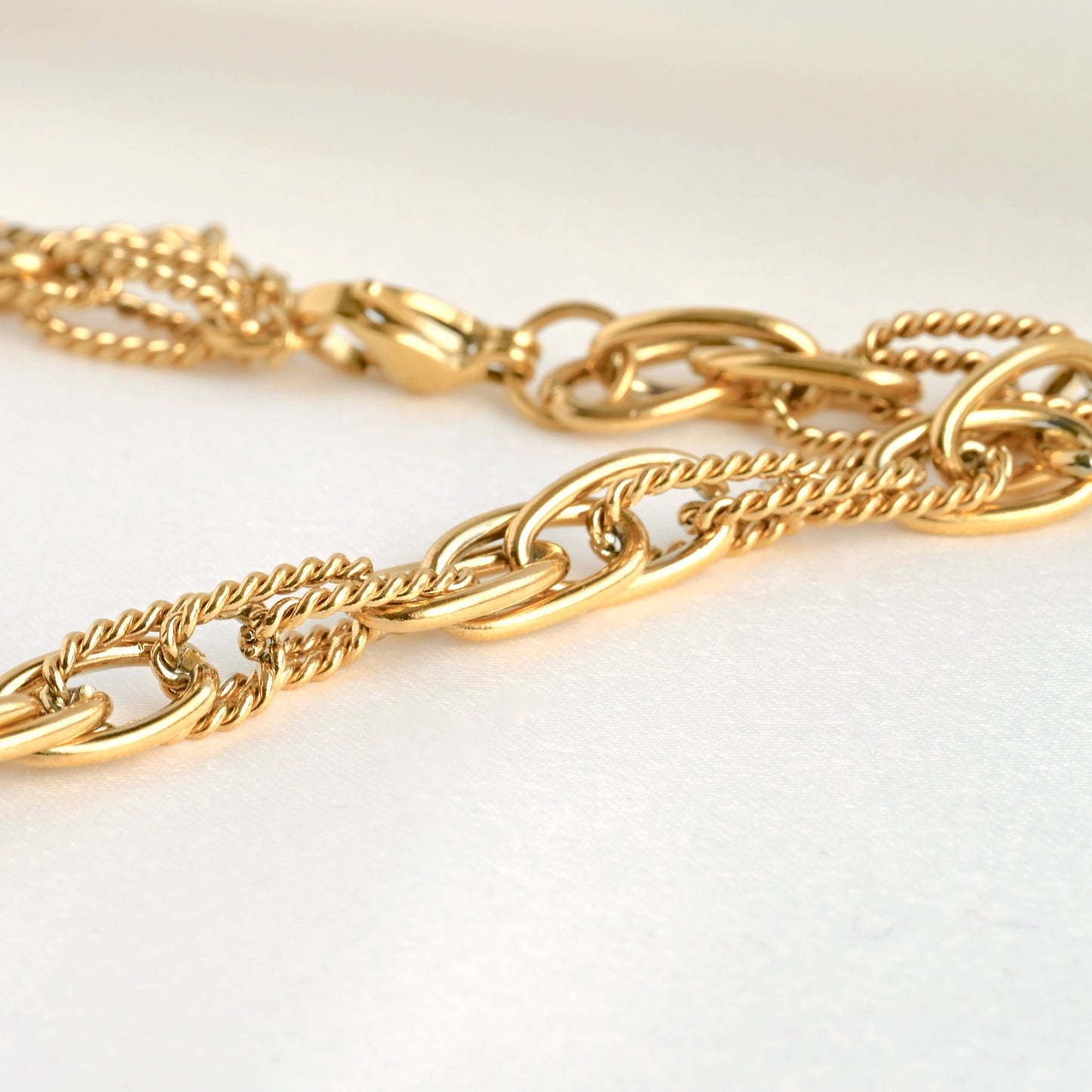 Solange Dual Chain Necklace - Twist Link Chain Necklace Bracelet Set: Necklace+Bracelet Set